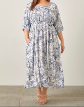 Load image into Gallery viewer, Plus Blue and White Pleated Floral Dress