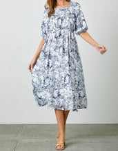 Load image into Gallery viewer, Blue and White Pleated Floral Dress