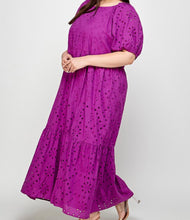 Load image into Gallery viewer, Plus Eyelet Maxi Dress