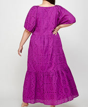 Load image into Gallery viewer, Plus Eyelet Maxi Dress